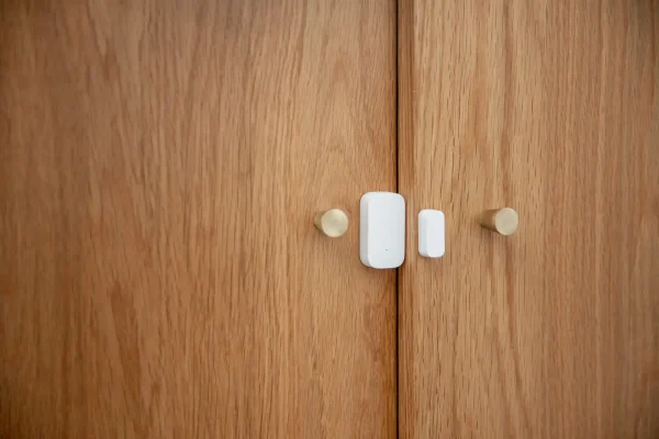5 Automazioni con i Sensori di Porta che Non Ti Aspetti 5 Automazioni con i Sensori di Porta che Non Ti Aspetti