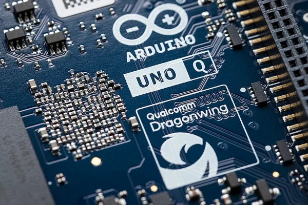 Qualcomm Acquisisce Arduino: Rivoluzione IoT e Domotica con UNO Q AI arduino uno q
